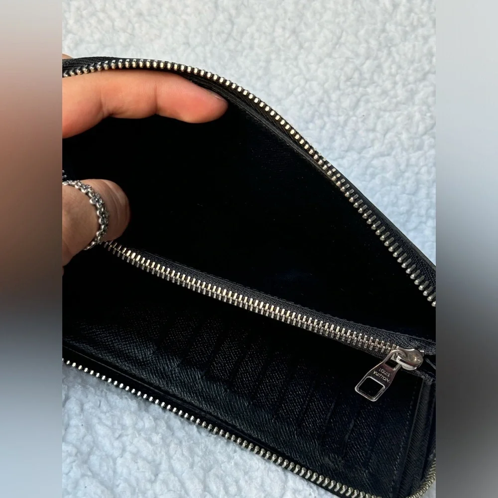 Authentic Black Damier Louis Vuitton Zippy Wallet